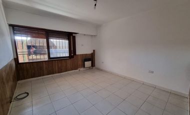 VENDE !Local comercial y casa sobre Lpz. y Planes
