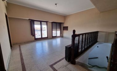 VENDE !Local comercial y casa sobre Lpz. y Planes