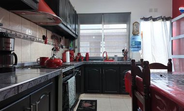 VENTA CASA 6 AMB EN FLORENCIO VARELA