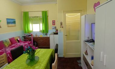 VENTA PH 2 AMB PARQUE CHACABUCO CON PATIO - PB