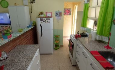 VENTA PH 2 AMB PARQUE CHACABUCO CON PATIO - PB