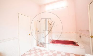 Casa en Renta en Zona Esmeralda, Chiluca