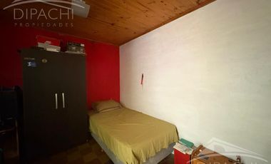 Complejo al frente con cochera y seis unidades habitacionales – Ideal inversión