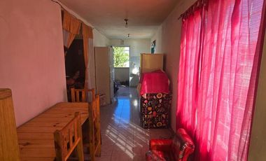 Complejo al frente con cochera y seis unidades habitacionales – Ideal inversión