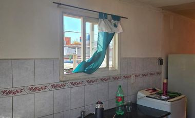 Complejo al frente con cochera y seis unidades habitacionales – Ideal inversión