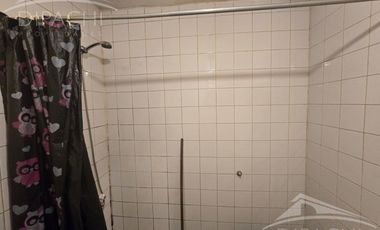 Complejo al frente con cochera y seis unidades habitacionales – Ideal inversión