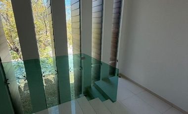 AMPLIA RESIDENCIA EN RENTA EN RESIDENCIA ALTARIA AL NTE. DE AGUASCALIENTES