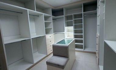 AMPLIA RESIDENCIA EN RENTA EN RESIDENCIA ALTARIA AL NTE. DE AGUASCALIENTES