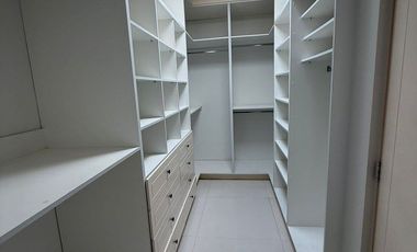 AMPLIA RESIDENCIA EN RENTA EN RESIDENCIA ALTARIA AL NTE. DE AGUASCALIENTES