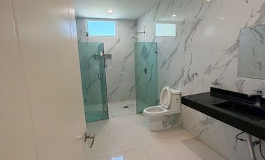 AMPLIA RESIDENCIA EN RENTA EN RESIDENCIA ALTARIA AL NTE. DE AGUASCALIENTES