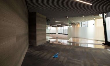 Lujosa oficina en renta de 403m2 en torre corporativa zona Valle Oriente