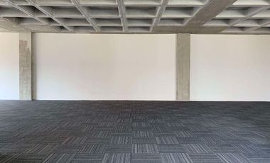 Oficina en renta 319m2 Semi Acondicionada en zona Santa María-Monterrey