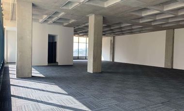 Oficina en renta 319m2 Semi Acondicionada en zona Santa María-Monterrey