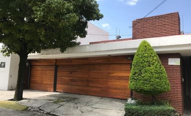 Casa en Venta calle Cerrada en Lomas de Tecamachalco