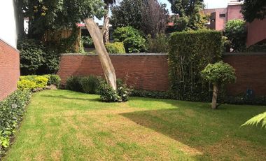 Casa en Venta calle Cerrada en Lomas de Tecamachalco