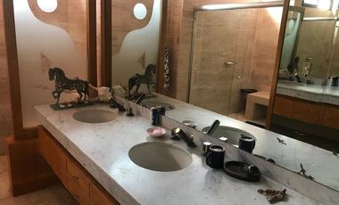 Casa en Venta calle Cerrada en Lomas de Tecamachalco