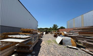 Galpon 970m2 con oficinas en Colectora Sur