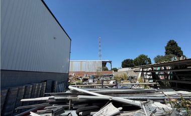 Galpon 970m2 con oficinas en Colectora Sur