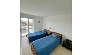 ALQUILER 4 Ambientes con Cochera