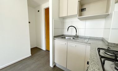 Luminoso y privado departamento en arriendo, San Miguel !!