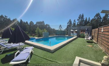 Espectacular casa con piscina en parcela en arriendo