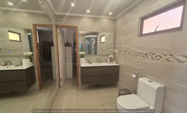 Espectacular casa con piscina en parcela en arriendo