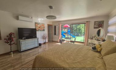 Espectacular casa con piscina en parcela en arriendo