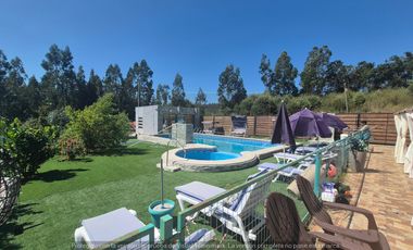 Espectacular casa con piscina en parcela en arriendo