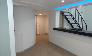 VENTA OFICINA EN 2 PLANTAS CALLAO 400 CENTRO