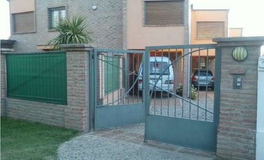 Dúplex Housing Arguello 2 Dormitorios. Pileta.