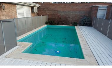 Casa en Venta de 4 Dor. | 6 Amb. Pileta. B° Urca - Córoba -