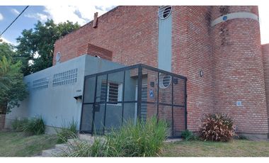 Casa en Venta de 4 Dor. | 6 Amb. Pileta. B° Urca - Córoba -