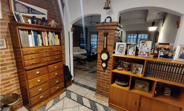 Hermosa Casa con Pileta Zona Hospital