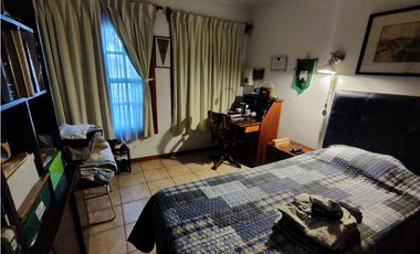 Hermosa Casa con Pileta Zona Hospital