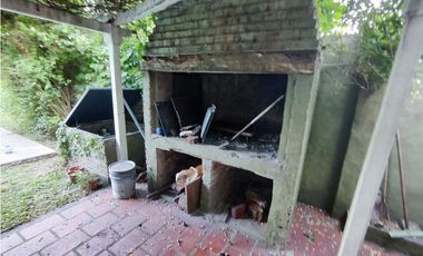 Hermosa Casa con Pileta Zona Hospital