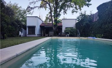 Hermosa Casa con Pileta Zona Hospital