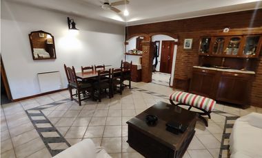 Hermosa Casa con Pileta Zona Hospital