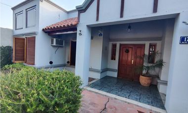 Hermosa Casa con Pileta Zona Hospital