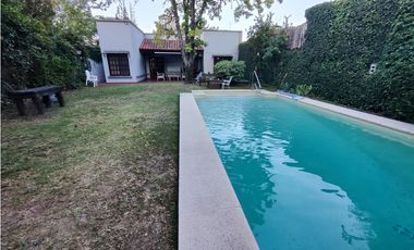 Hermosa Casa con Pileta Zona Hospital