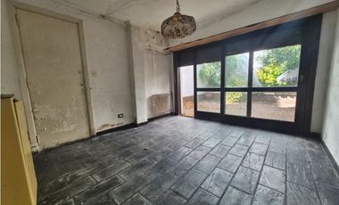 Casa a reciclar o demoler - Brown e Irigoyen - Vista a Plaza Mitre