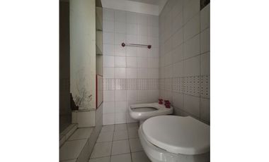 Casa a reciclar o demoler - Brown e Irigoyen - Vista a Plaza Mitre