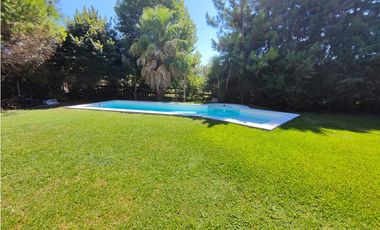 Hermosa Casa en Las Cortaderas de Lujan