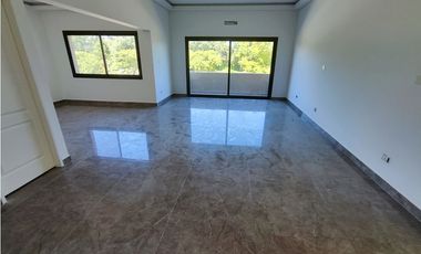 Hermosa Casa en Las Cortaderas de Lujan