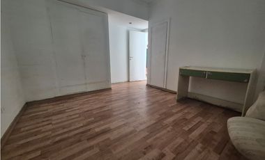 Casa a reciclar o demoler - Brown e Irigoyen - Vista a Plaza Mitre