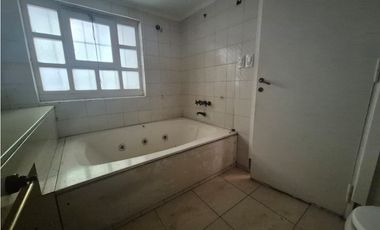 Casa a reciclar o demoler - Brown e Irigoyen - Vista a Plaza Mitre