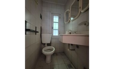 Casa a reciclar o demoler - Brown e Irigoyen - Vista a Plaza Mitre