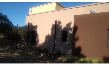 HERMOSA CASA EN EN EL BARRIO LAS CHACRAS DE OPEN DOOR , LUJAN