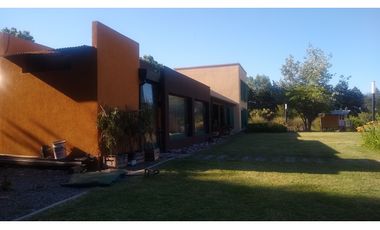 HERMOSA CASA EN EN EL BARRIO LAS CHACRAS DE OPEN DOOR , LUJAN
