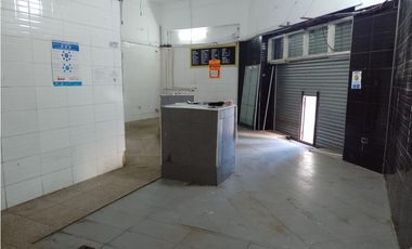 ALQUILER  LOCAL PARQUE PATRICIOS  CASEROS 2400 ESQ. ALBERTI