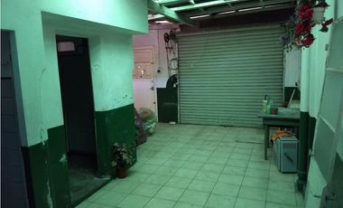 Casa con local Hernandarias y Juramento